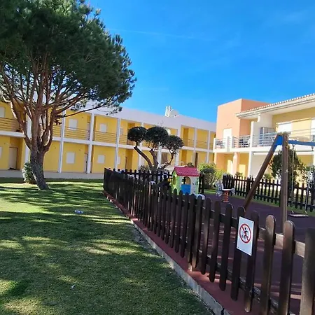 Encosta S. Jose -vale Parra アパート *